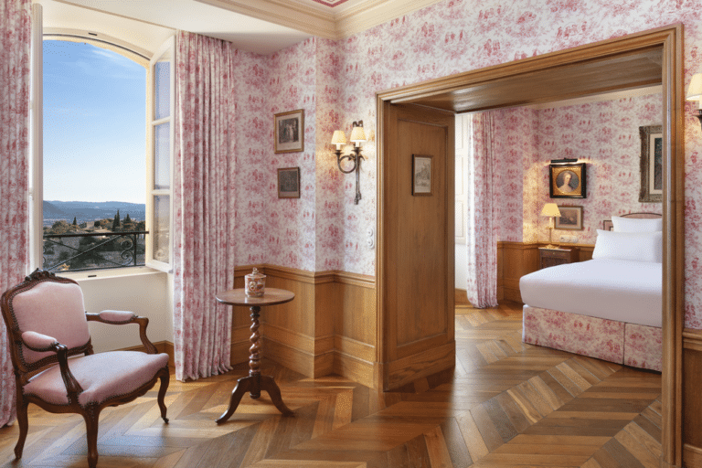 Airelles Gordes, La Bastide - One Bedroom Suite