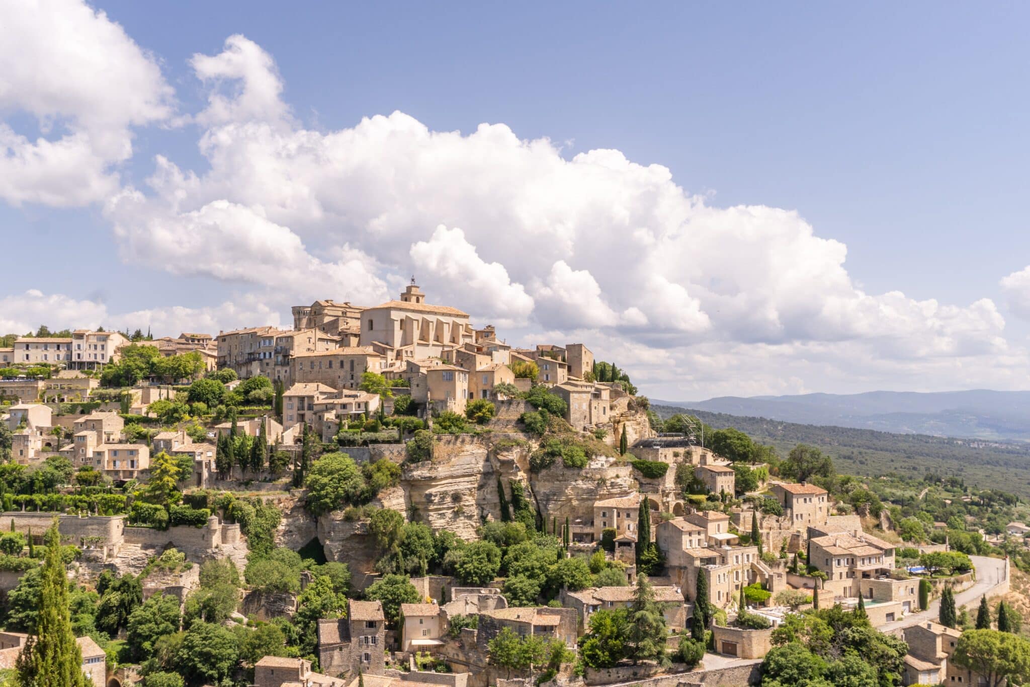 The hilltop village of Gordes in Lubéron, Provence, France.