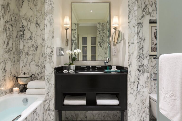 Classic Bathroom - Hôtel San Regis